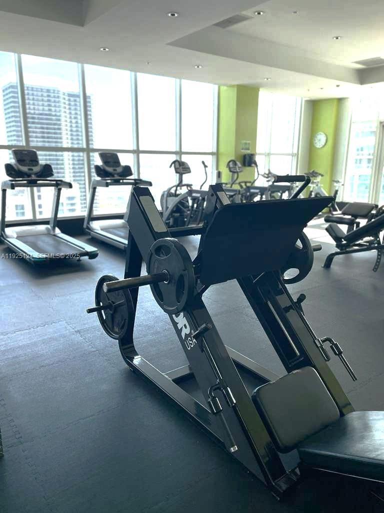 133 NE 2nd Ave #1512 Miami, FL 33132