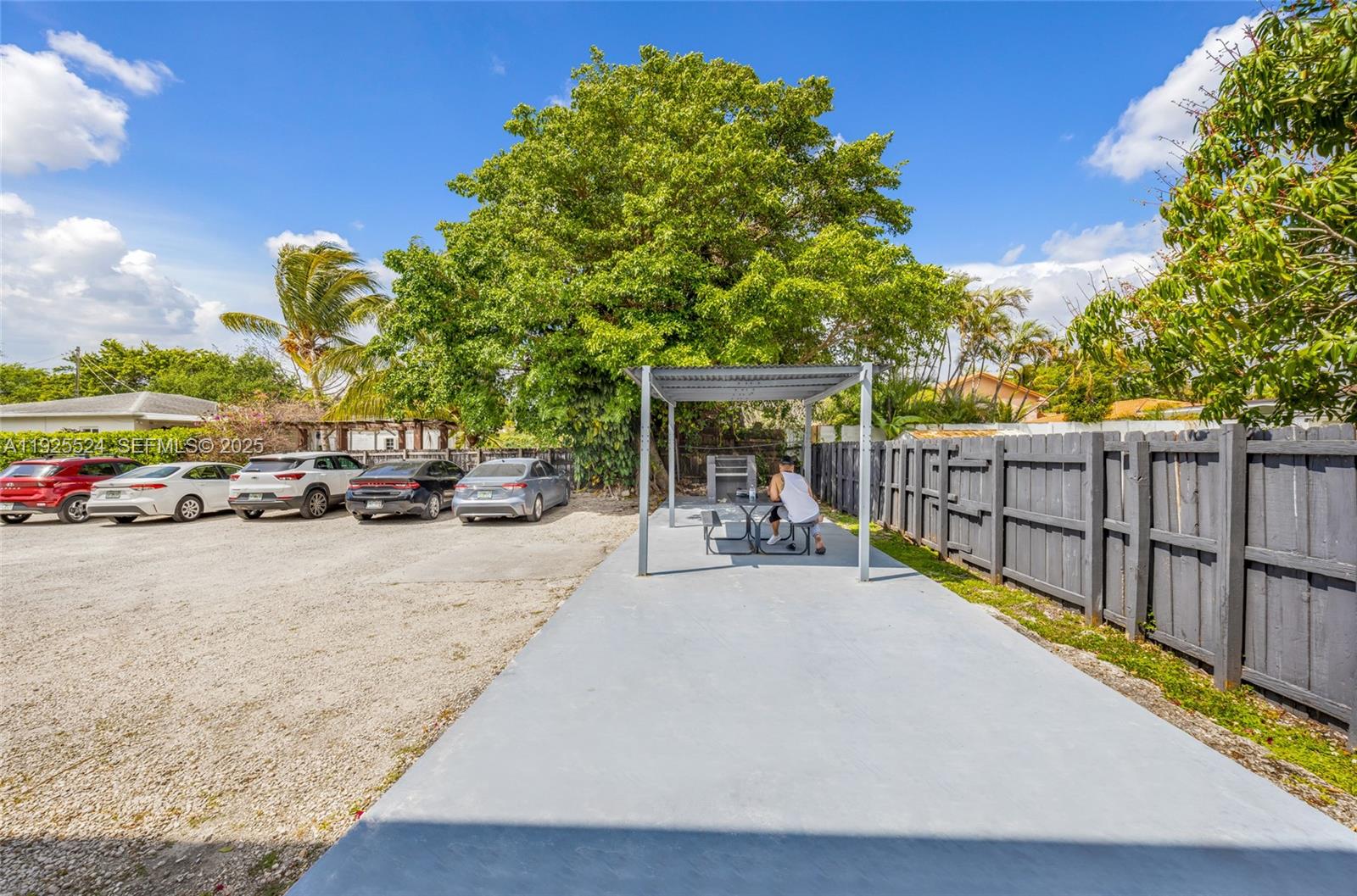 3237 SW 4th St Miami, FL 33135