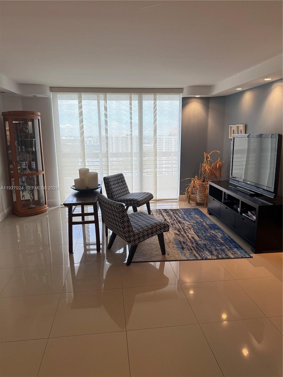 3530 Mystic Pointe Dr #2303 Aventura, FL 33180