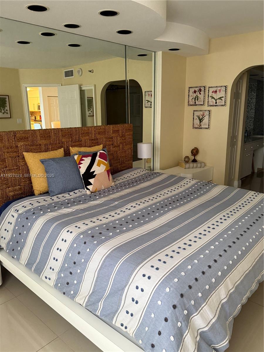 3530 Mystic Pointe Dr #2303 Aventura, FL 33180