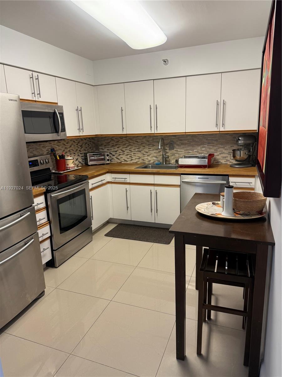 3530 Mystic Pointe Dr #2303 Aventura, FL 33180