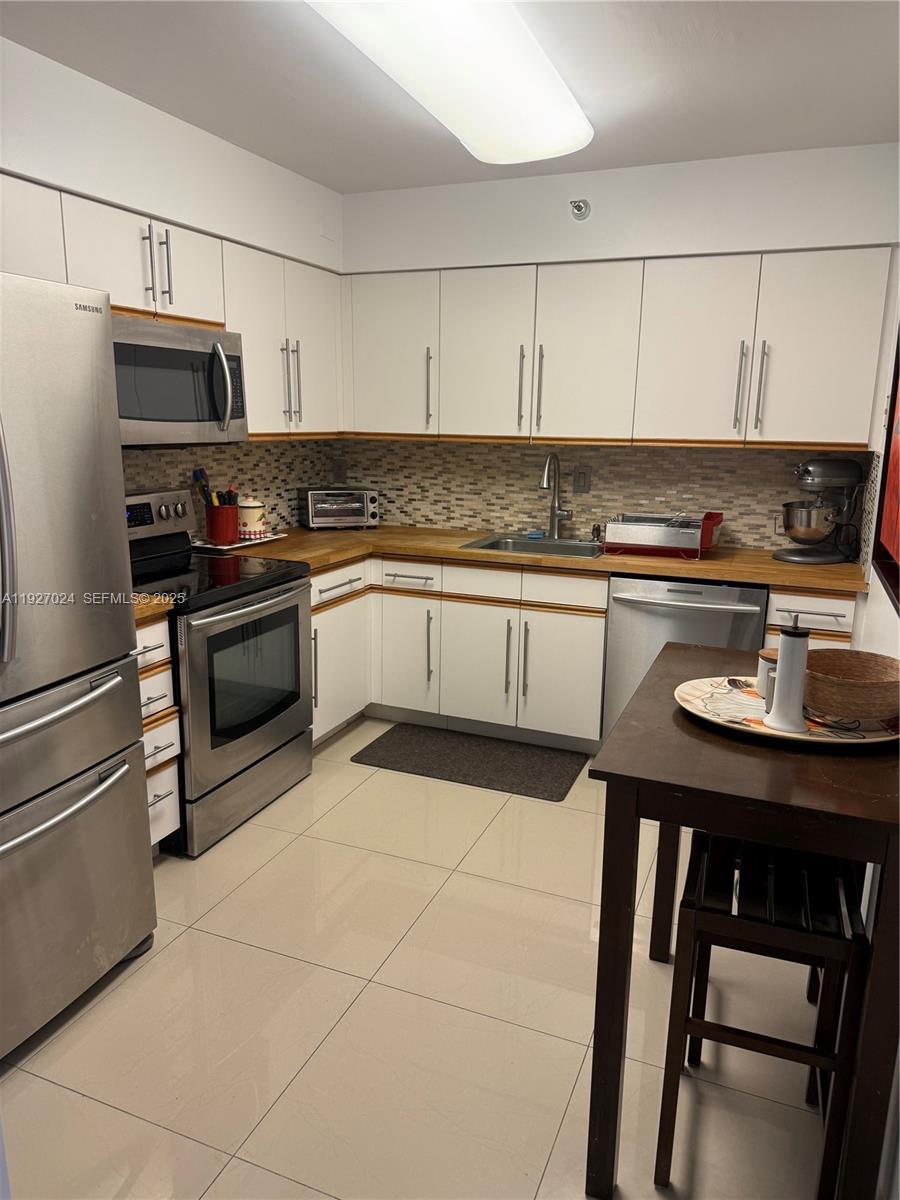 3530 Mystic Pointe Dr #2303 Aventura, FL 33180