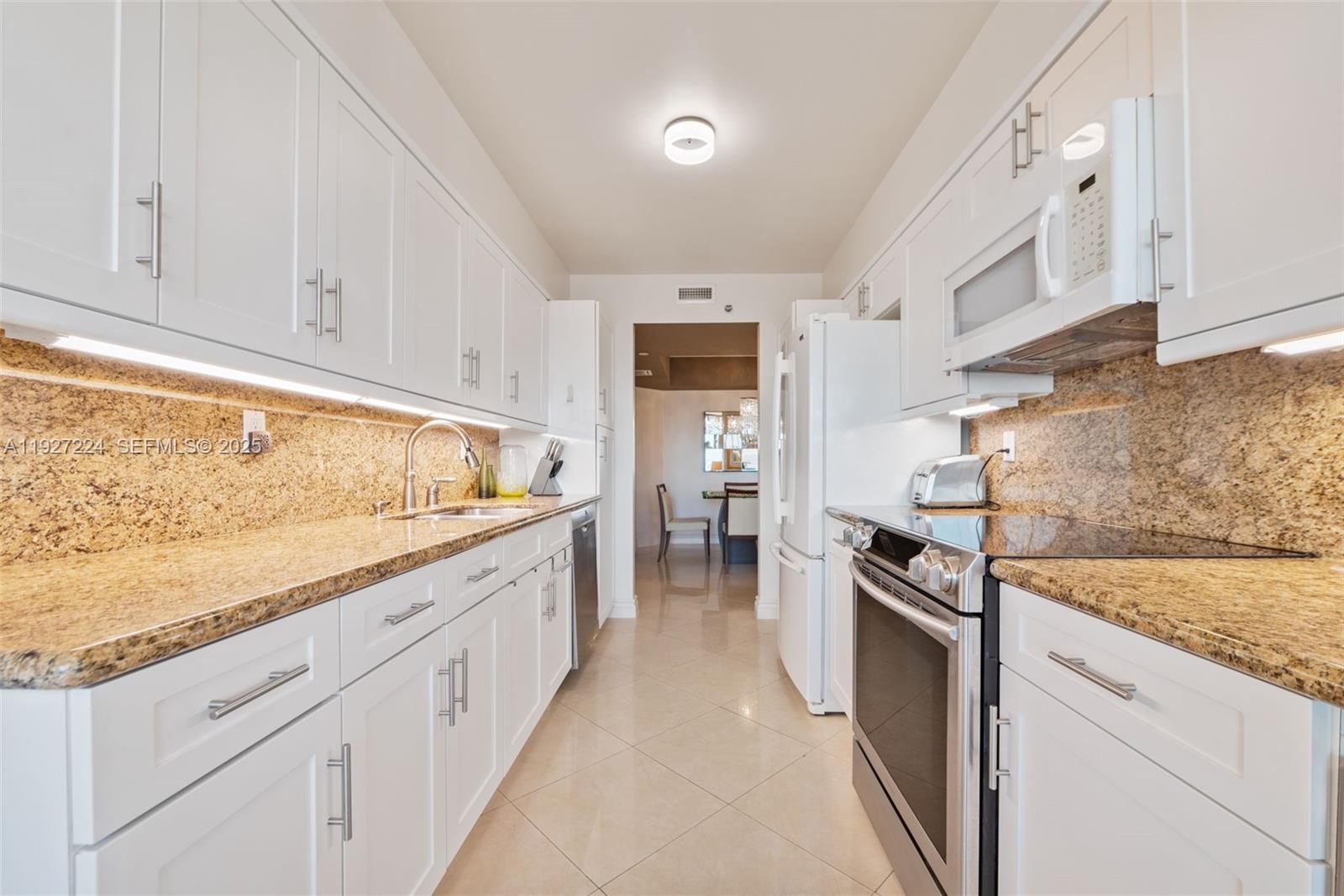 3598 Yacht Clb Dr #1804 Aventura, FL 33180