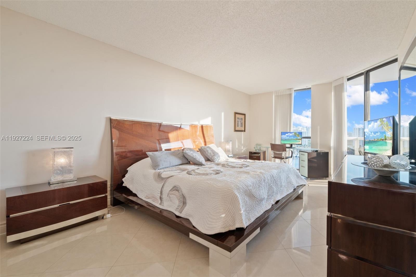 3598 Yacht Clb Dr #1804 Aventura, FL 33180
