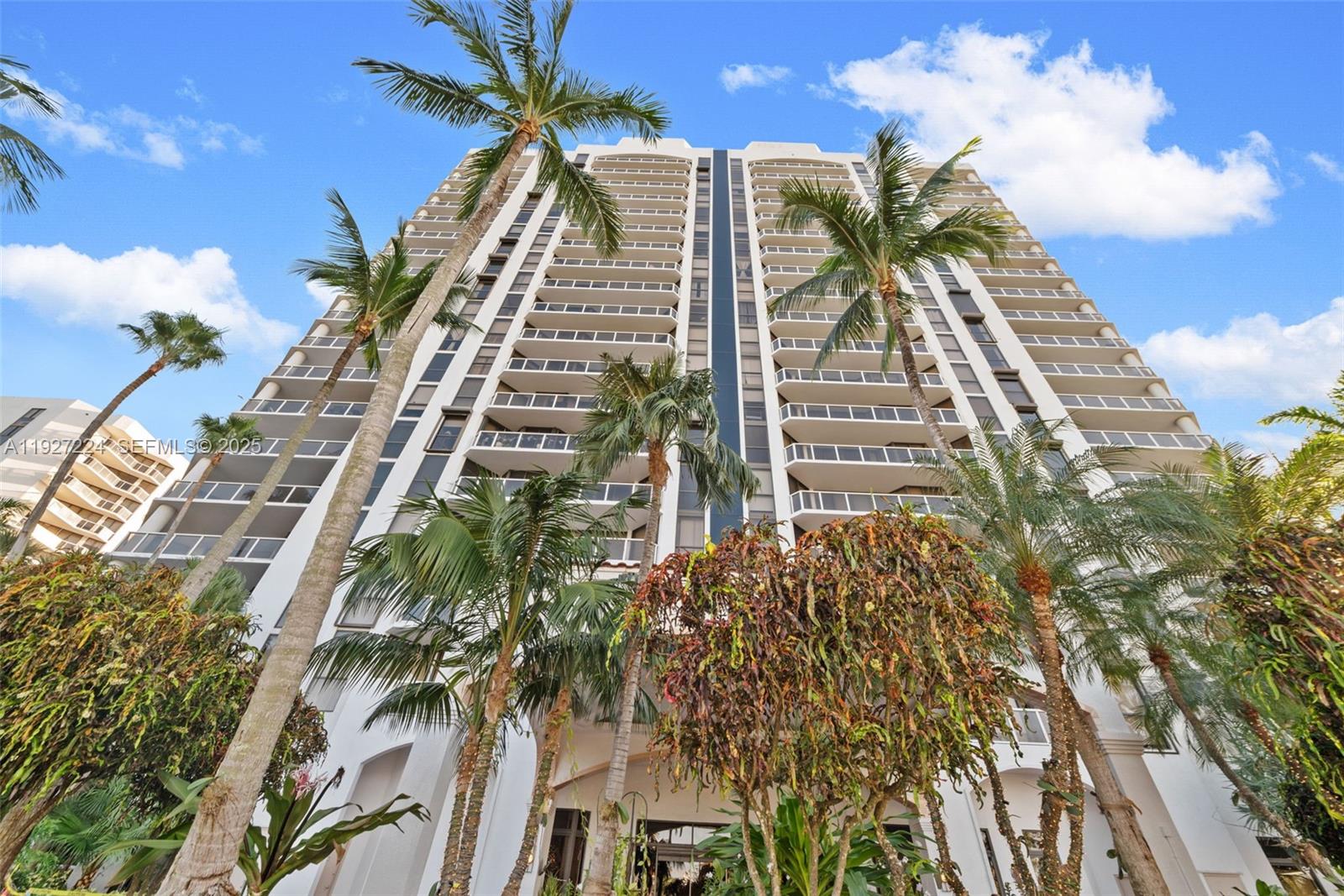 3598 Yacht Clb Dr #1804 Aventura, FL 33180