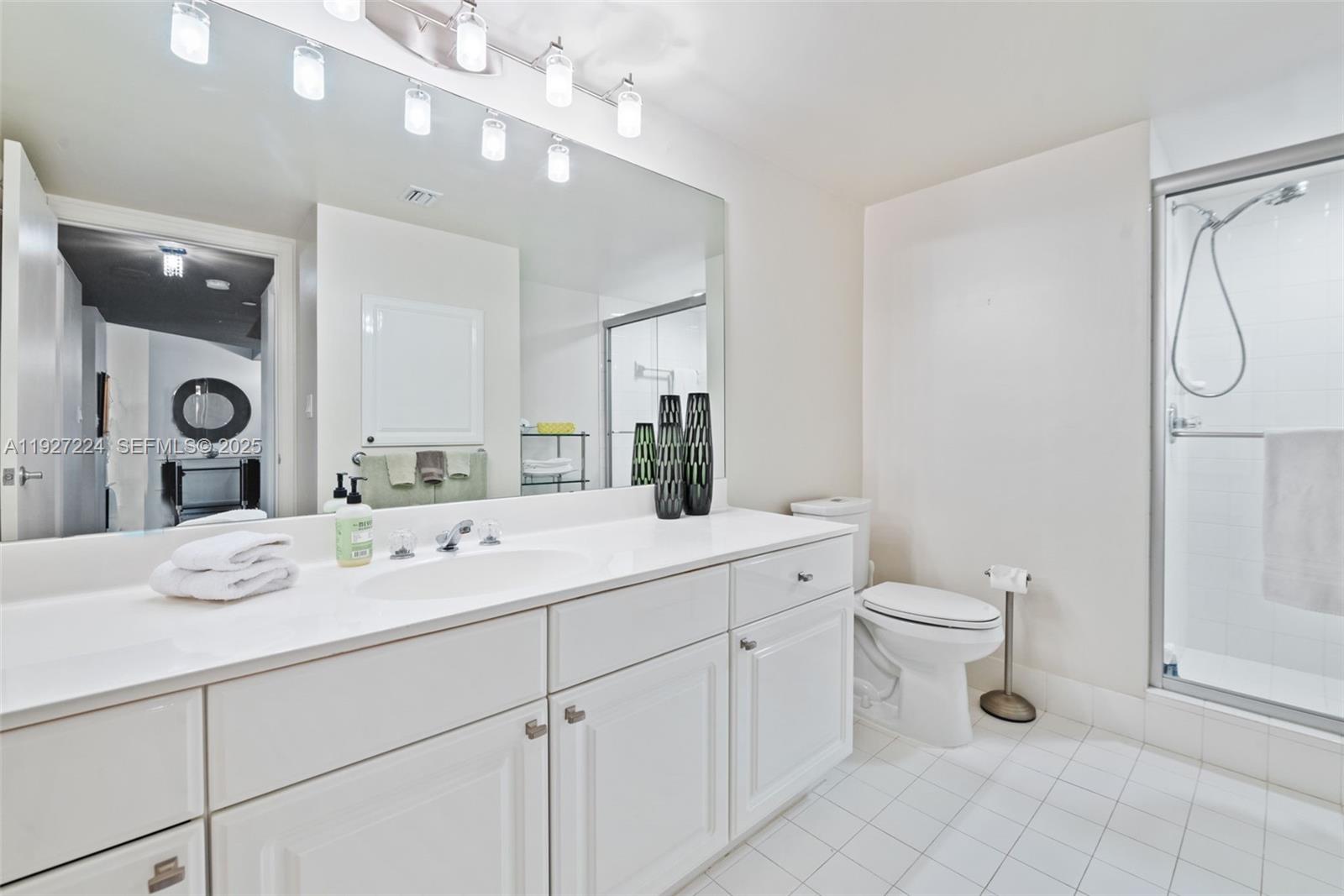 3598 Yacht Clb Dr #1804 Aventura, FL 33180