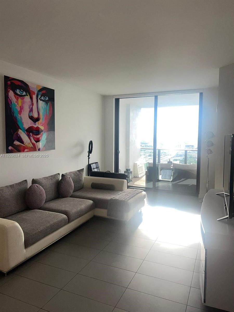 1600 NE 1st Ave #3012 Miami, FL 33132