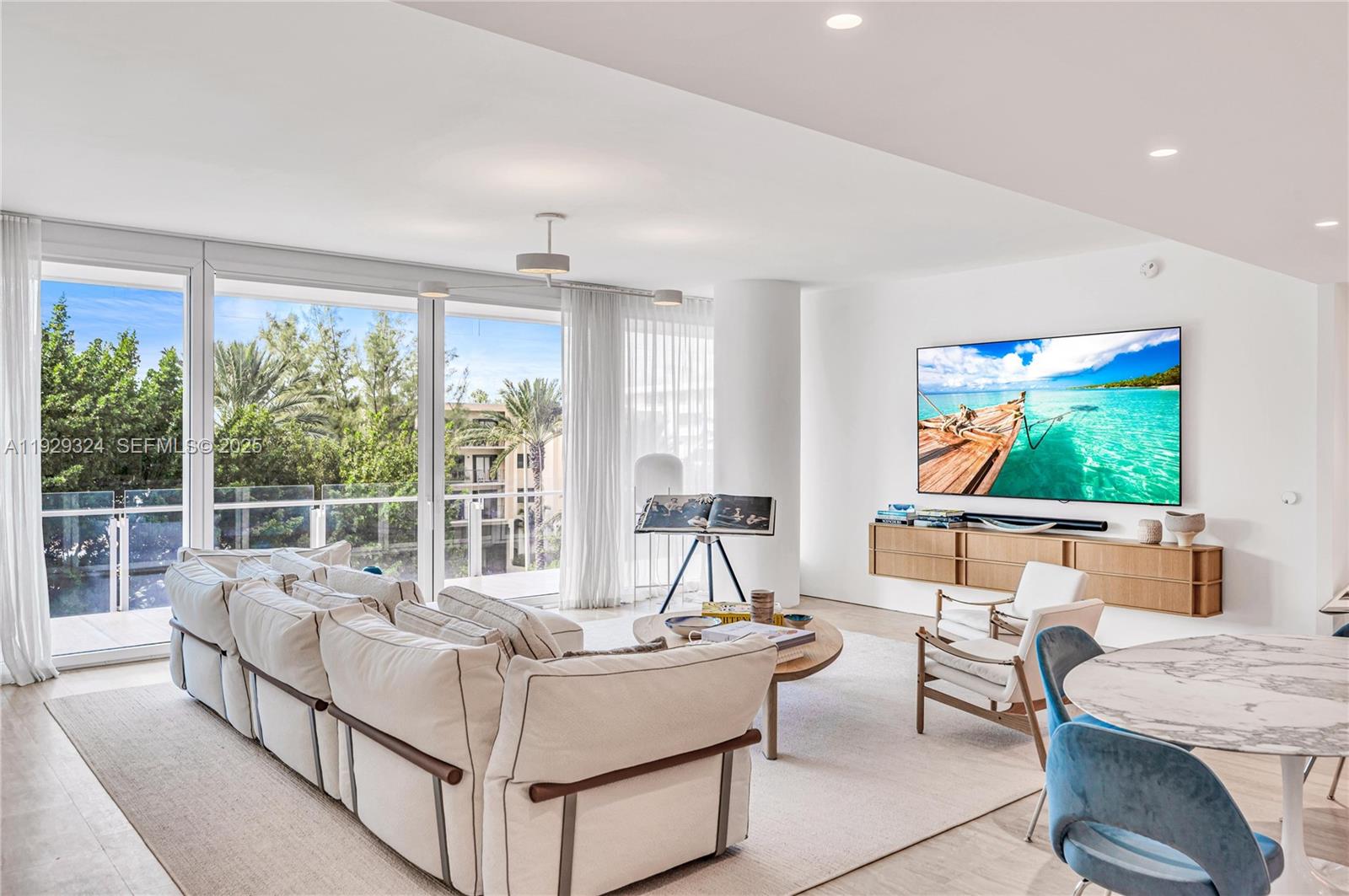 9111 Collins Ave #N-322