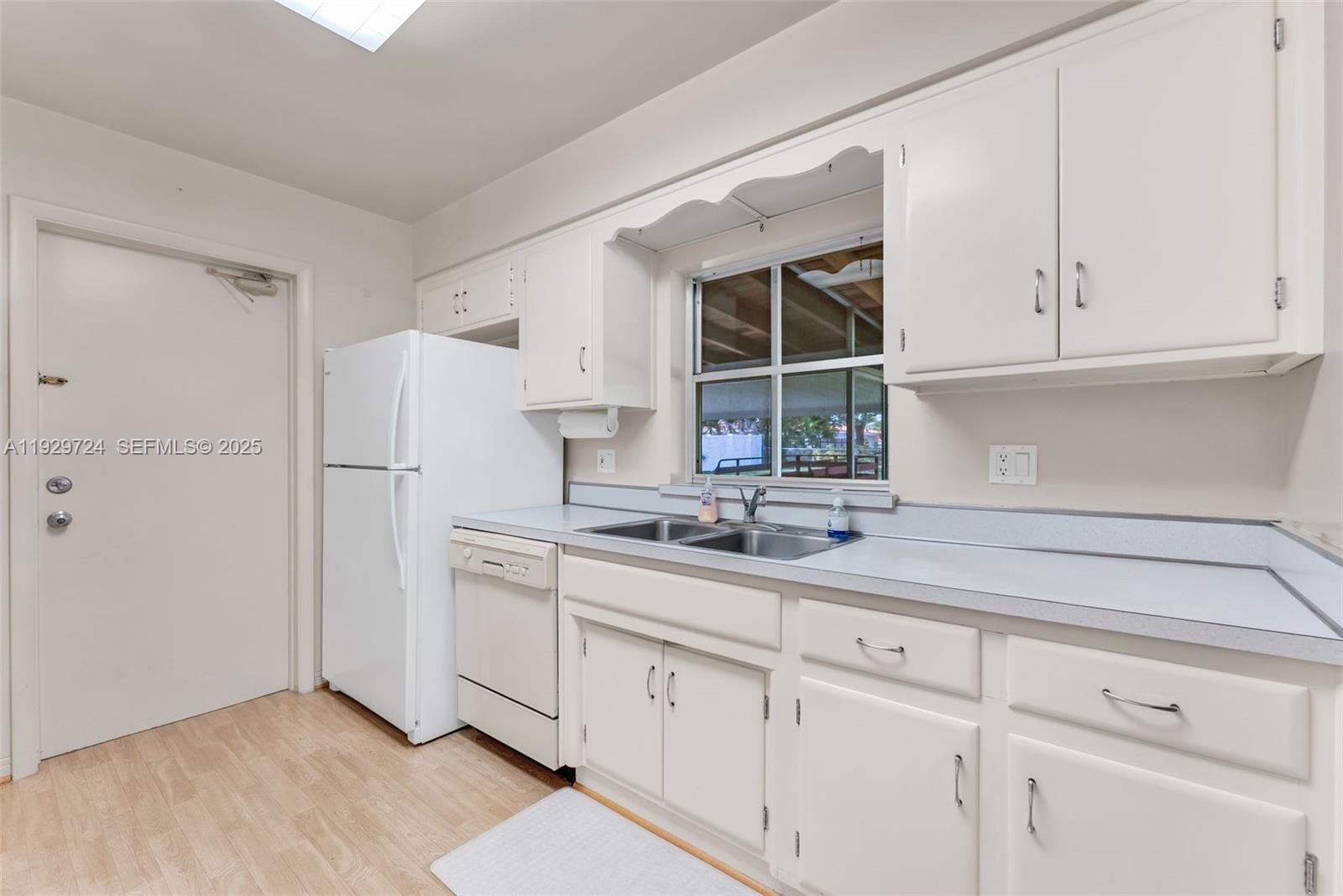 8345 SW 98th St Miami, FL 33156