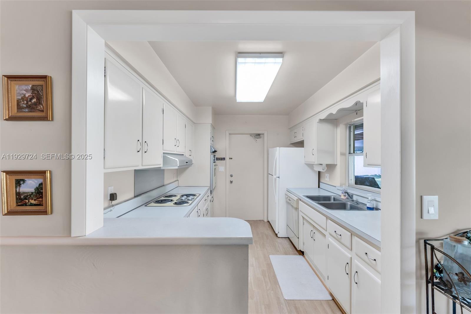 8345 SW 98th St Miami, FL 33156