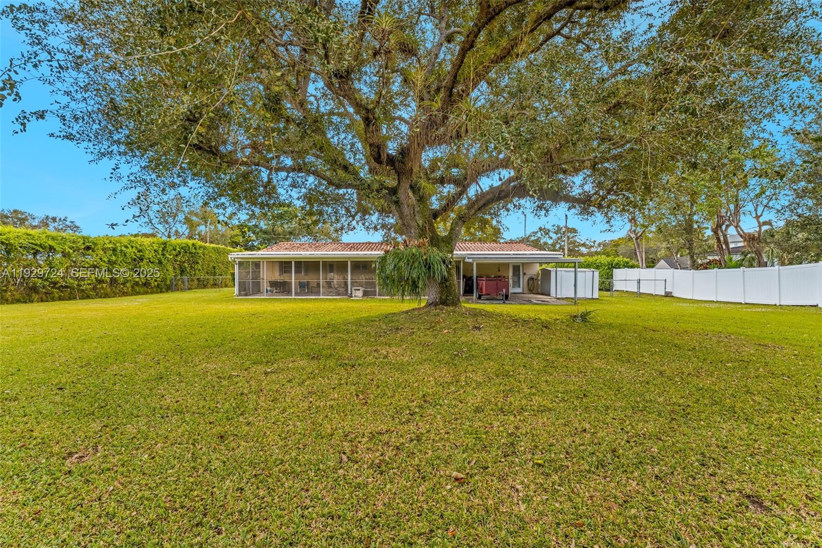 8345 SW 98th St Miami, FL 33156