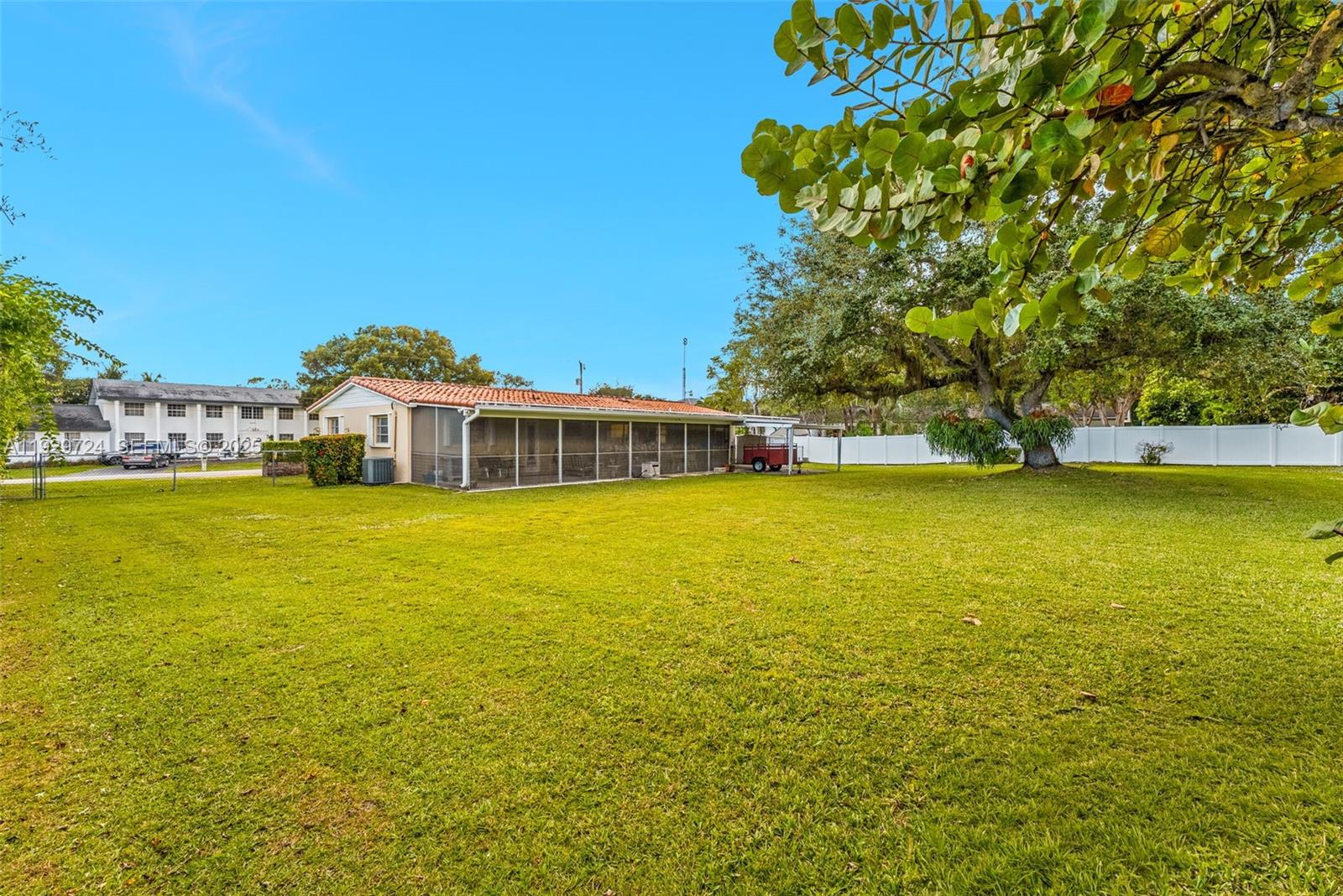 8345 SW 98th St Miami, FL 33156