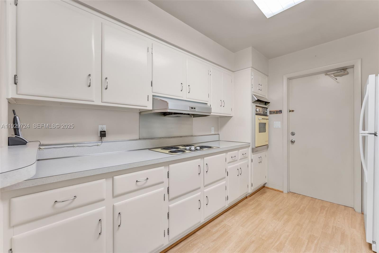 8345 SW 98th St Miami, FL 33156