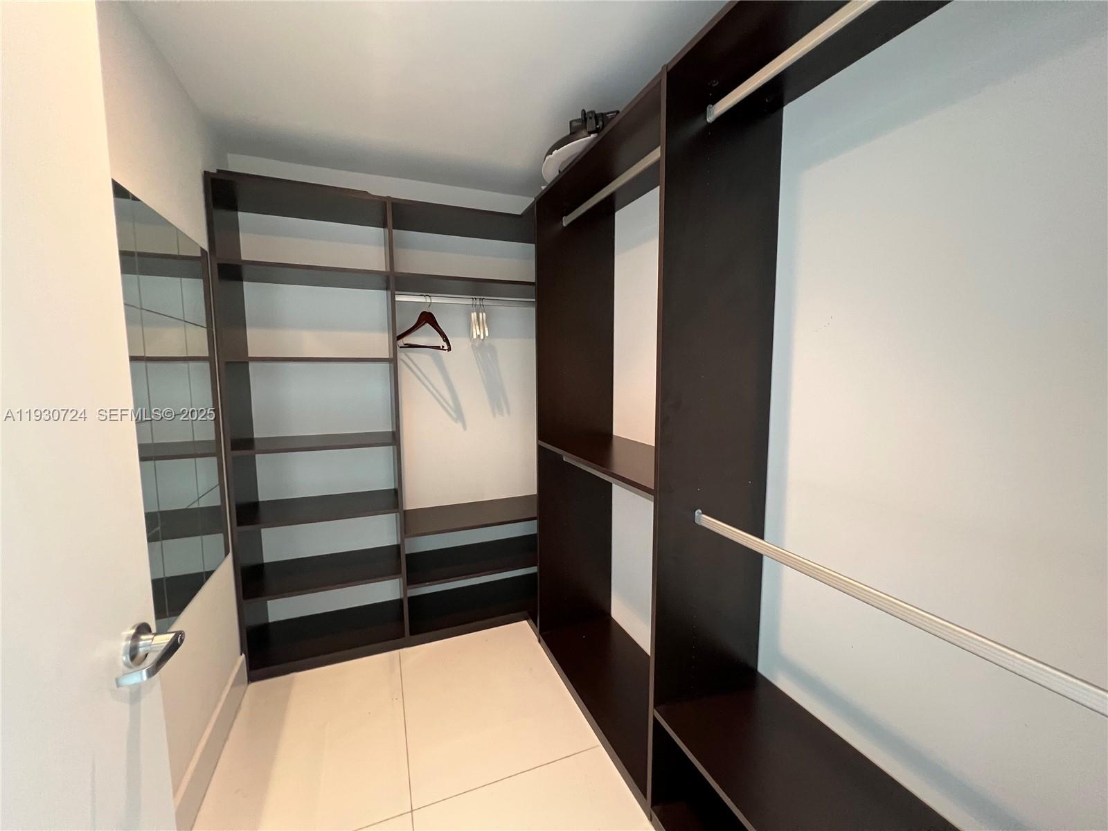 2950 NE 188th St #531 Aventura, FL 33180