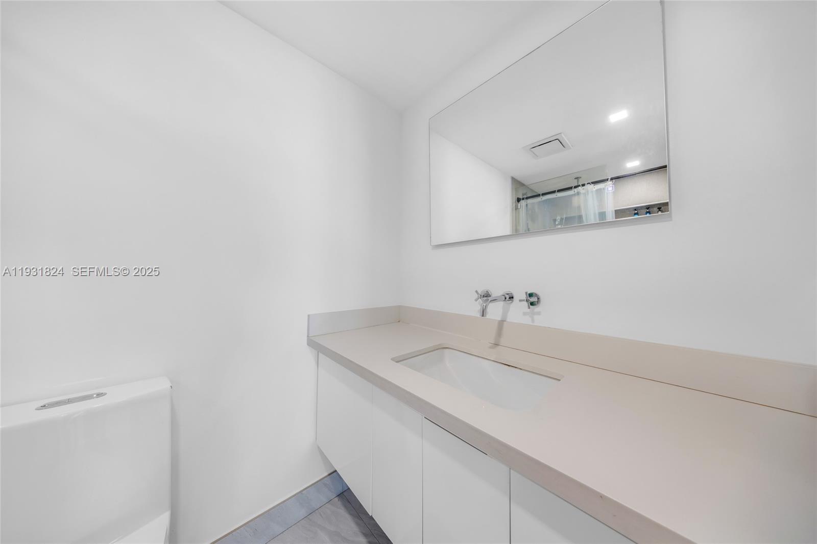 Undisclosed Address Miami Beach, FL 33140