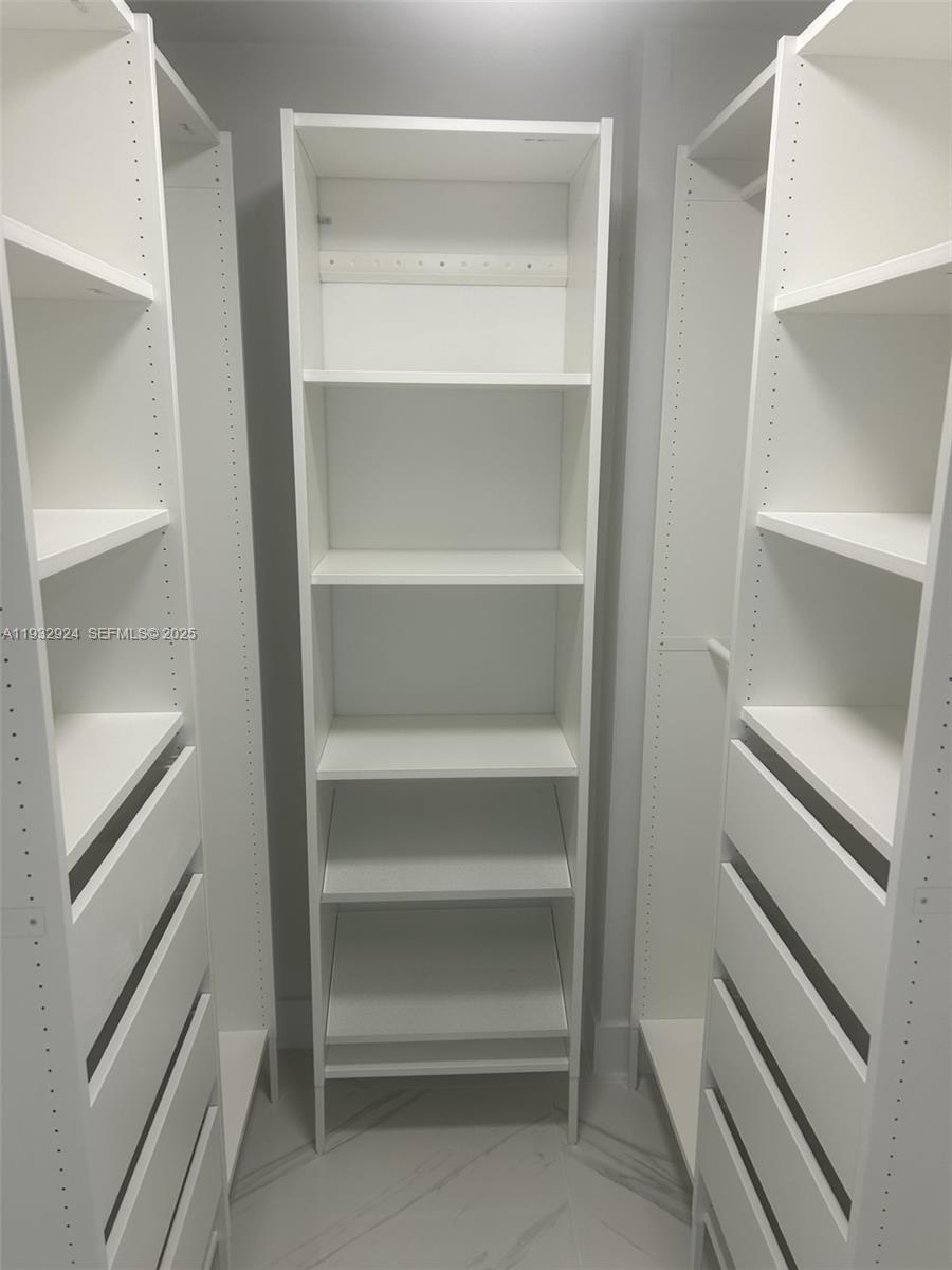 55 Ocean Ln Dr #3034 Key Biscayne, FL 33149