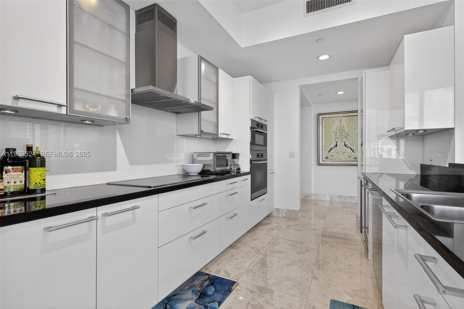 4100 Island Blvd #1403 Aventura, FL 33160