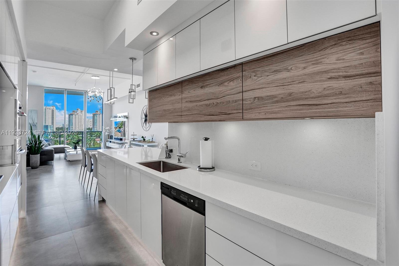 3029 NE 188th St #814