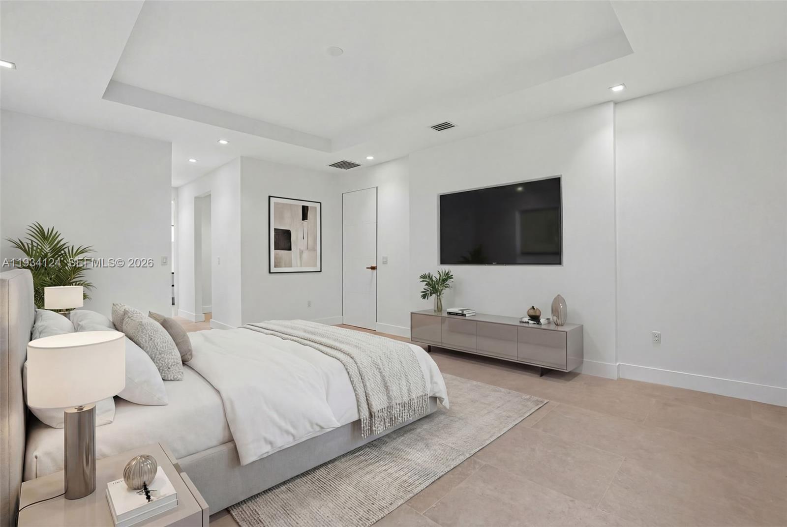 7222 SW 52nd Ct Miami, FL 33143