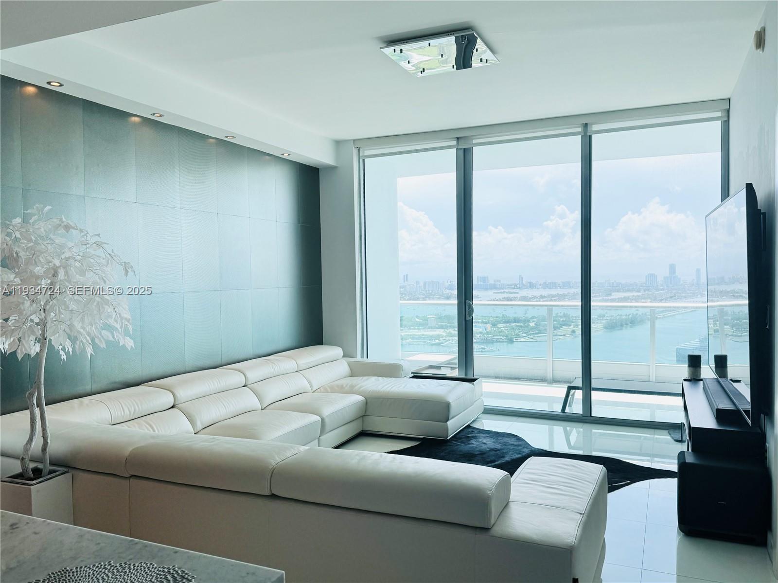 900 Biscayne Blvd #4504 Miami, FL 33132