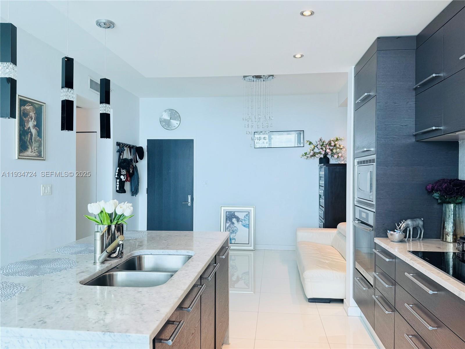 900 Biscayne Blvd #4504 Miami, FL 33132