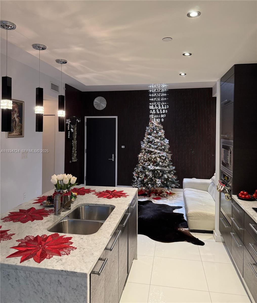 900 Biscayne Blvd #4504 Miami, FL 33132