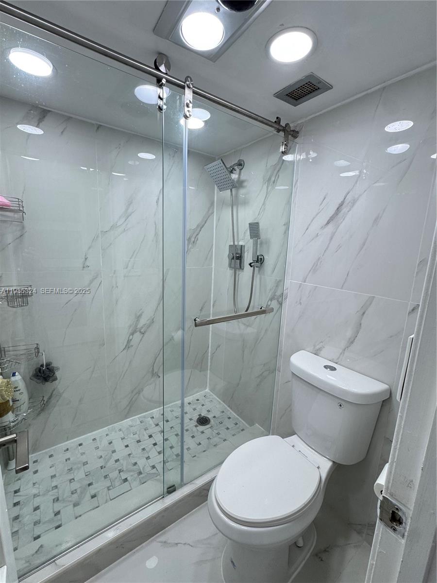 image Arlen House Condo13