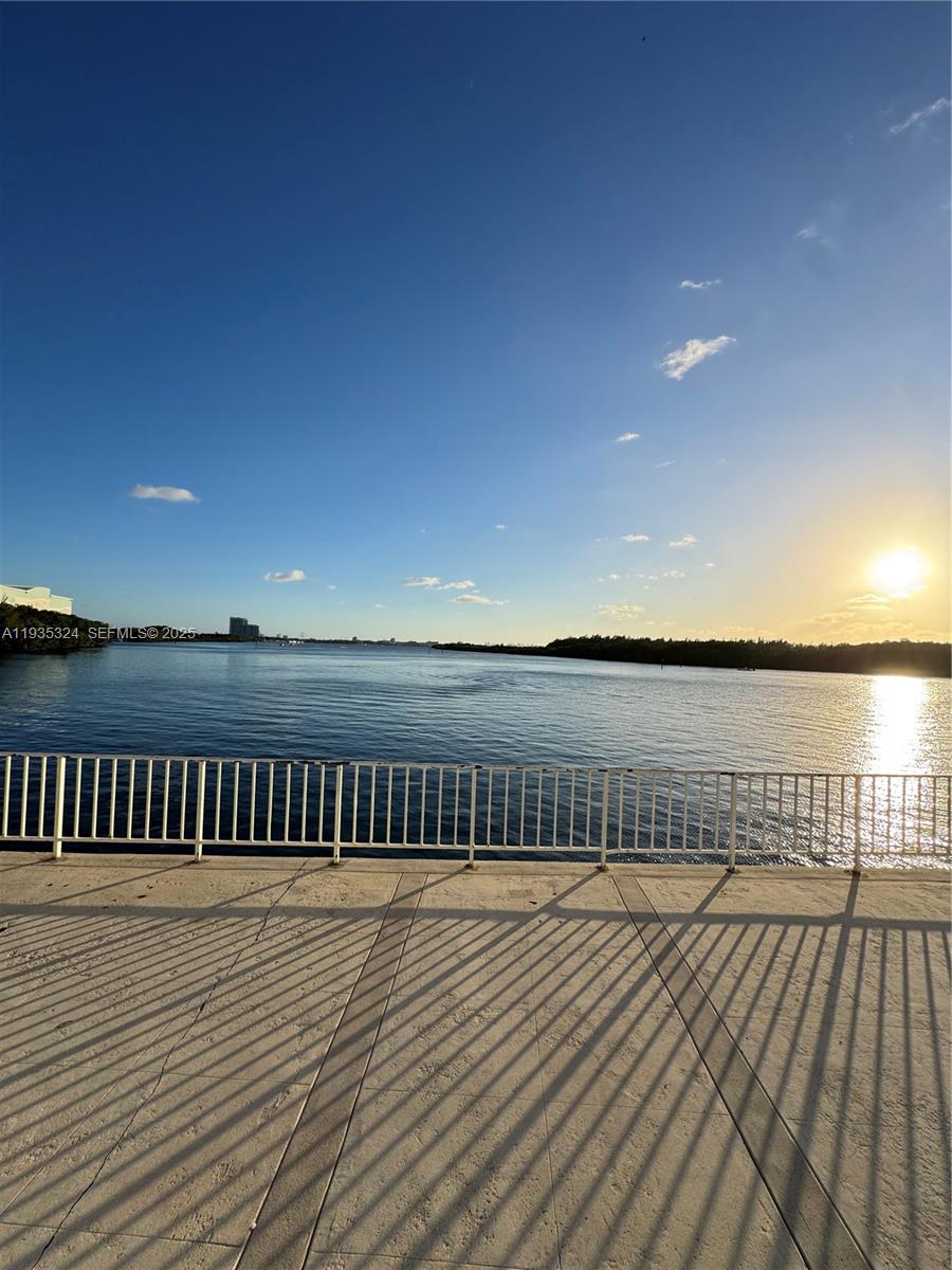 image Arlen House Condo21