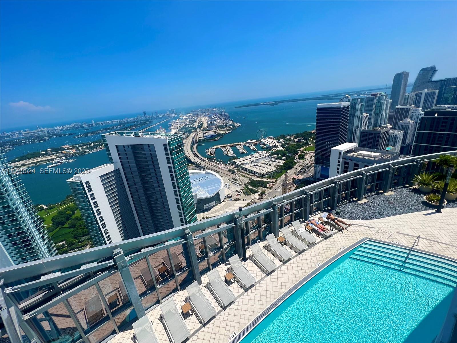 image Paramount Miami Worldcenter2