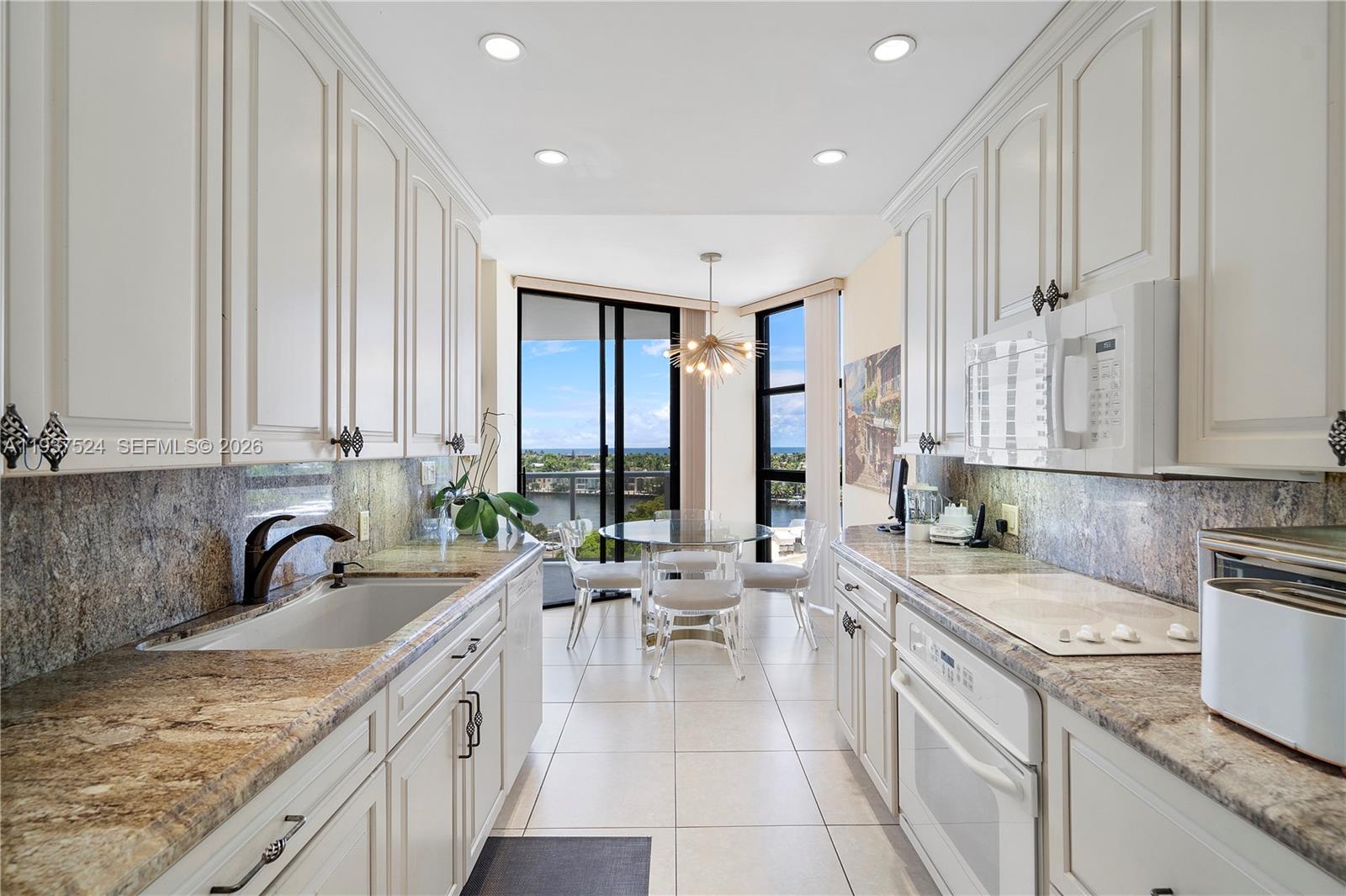 image Hamptons West Condo14