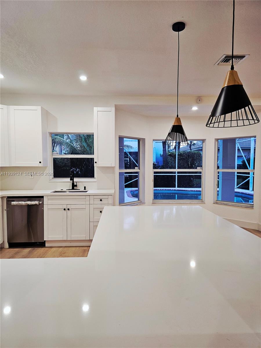 15843 SW 14th Ct Pembroke Pines, FL 33027