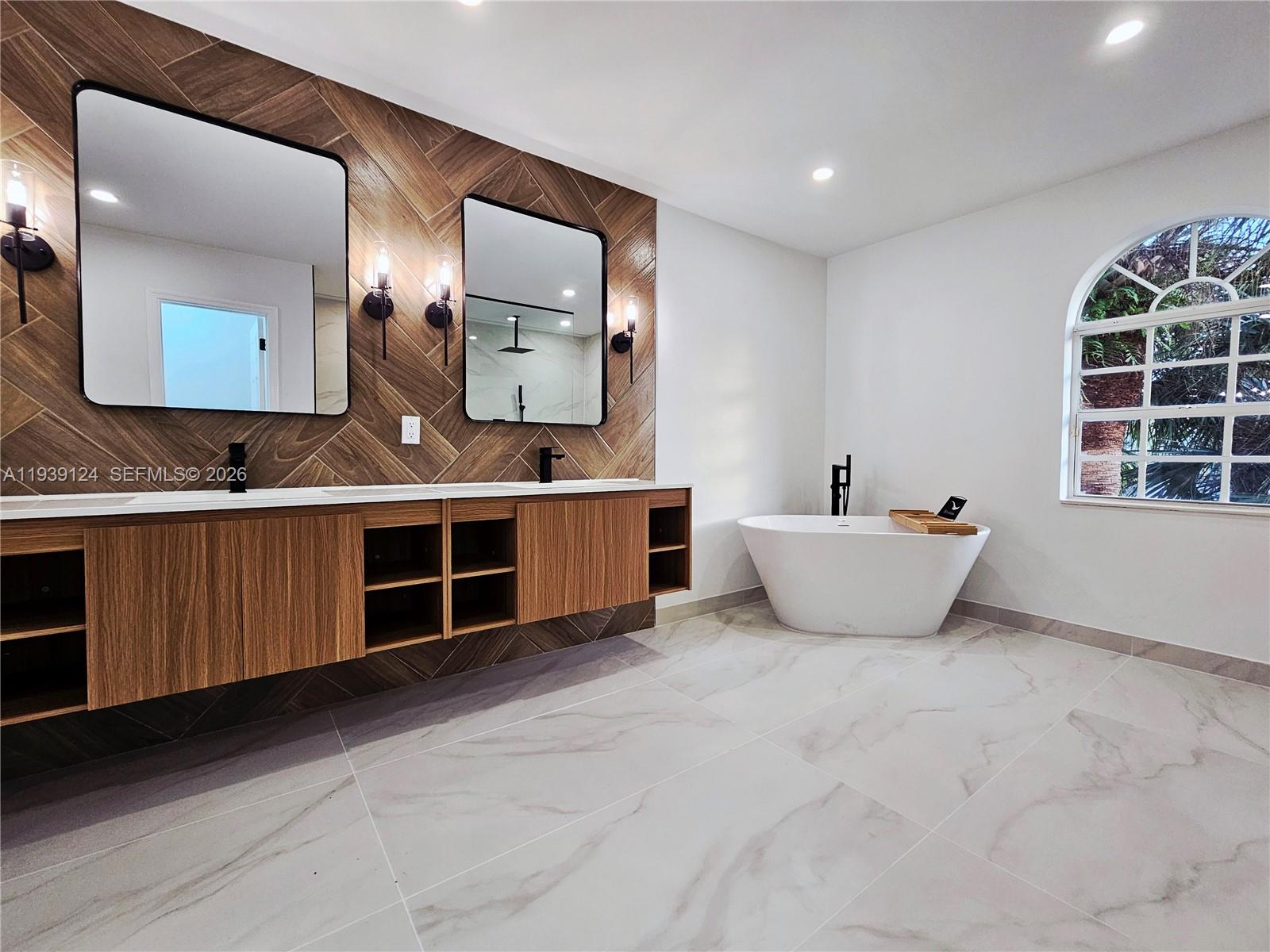 15843 SW 14th Ct Pembroke Pines, FL 33027