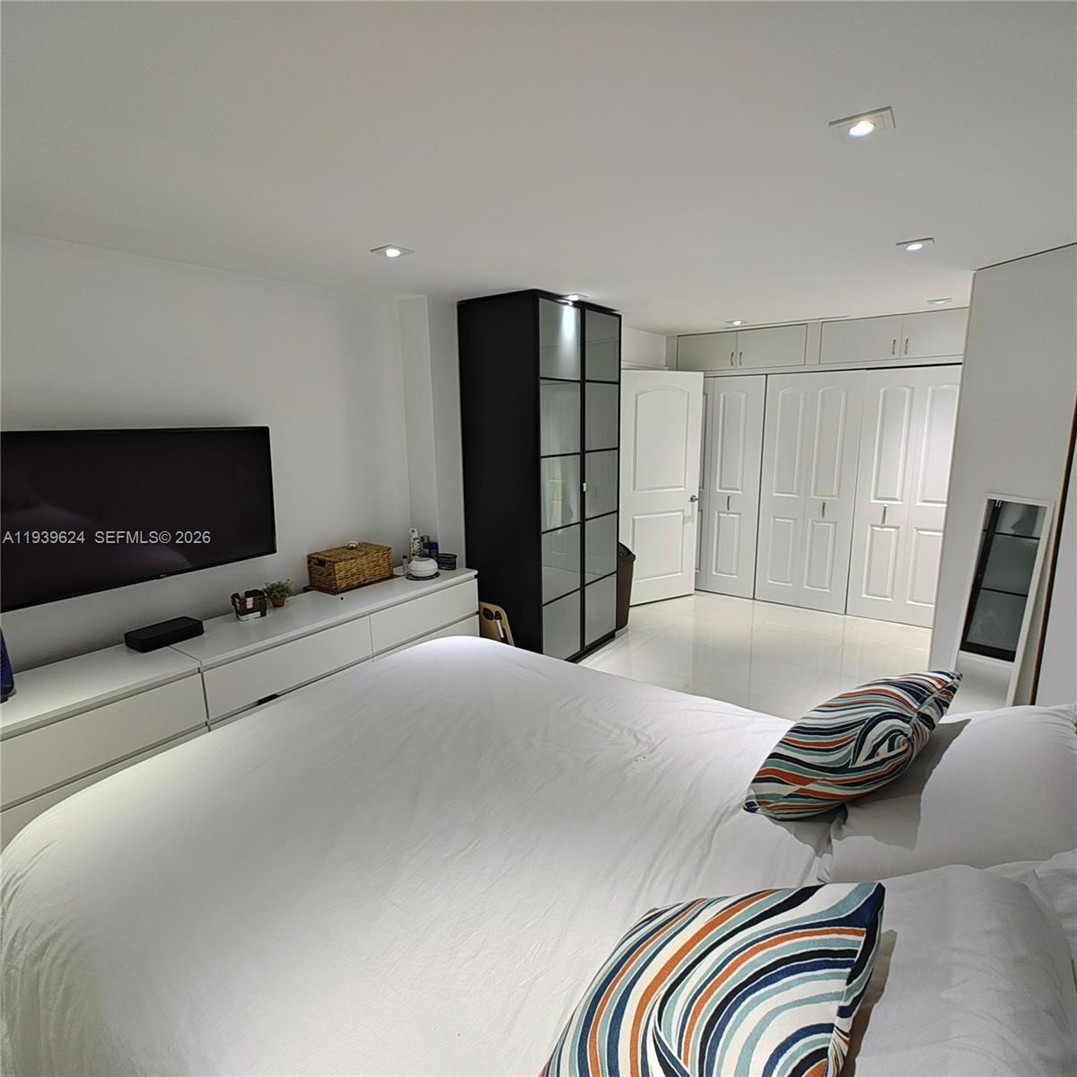 2750 NE 183rd St #301