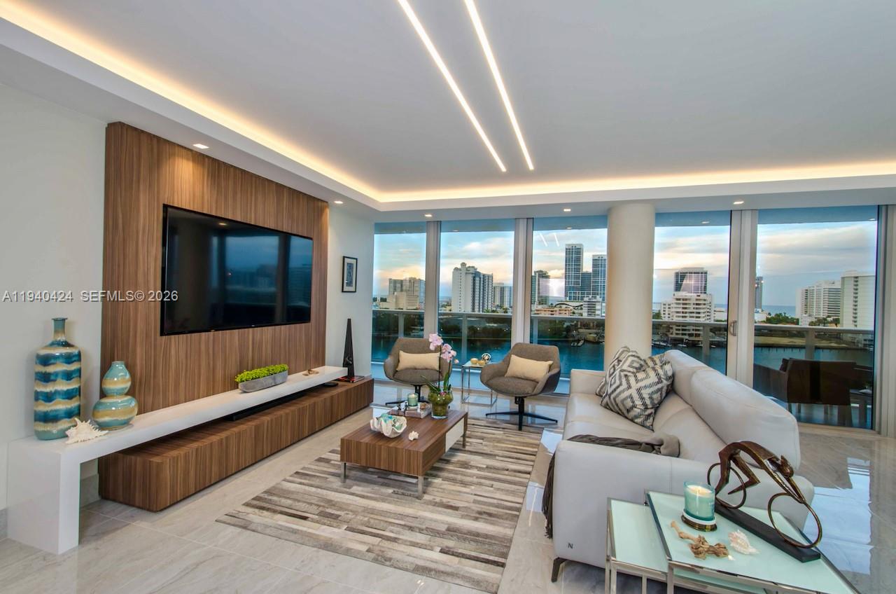 900 Bay Dr #822 Miami Beach, FL 33141