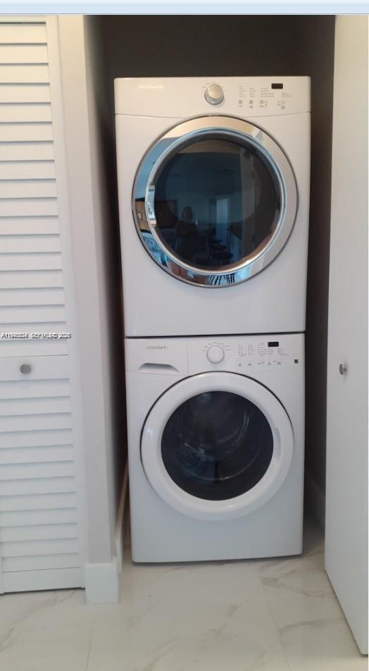 555 E Dania Bch Blvd #5 Dania Beach, FL 33004