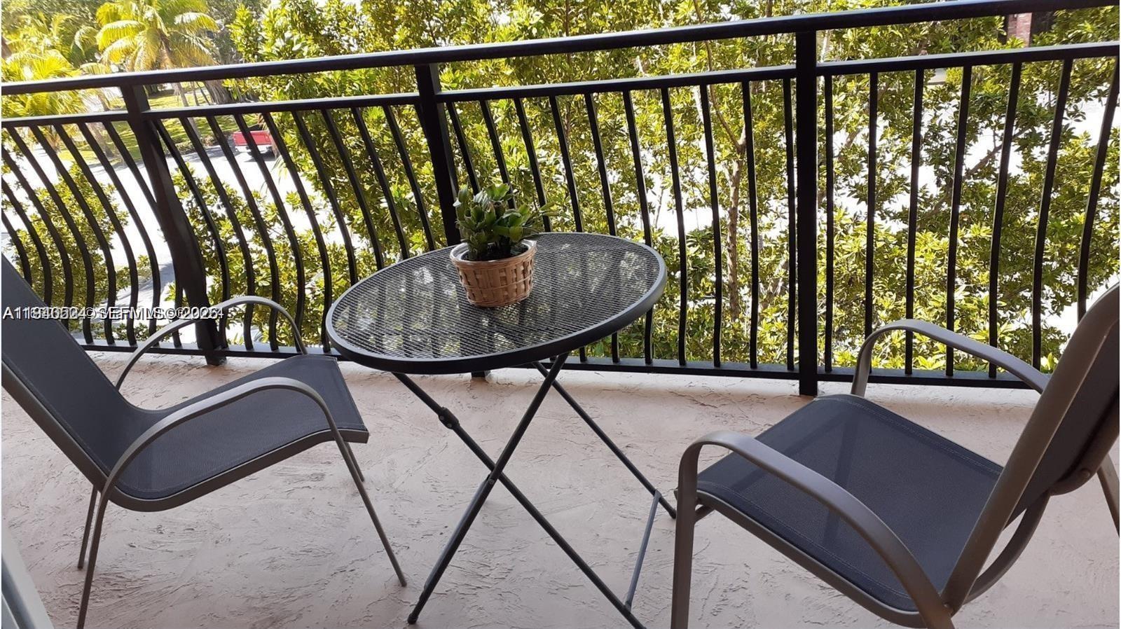 555 E Dania Bch Blvd #5 Dania Beach, FL 33004