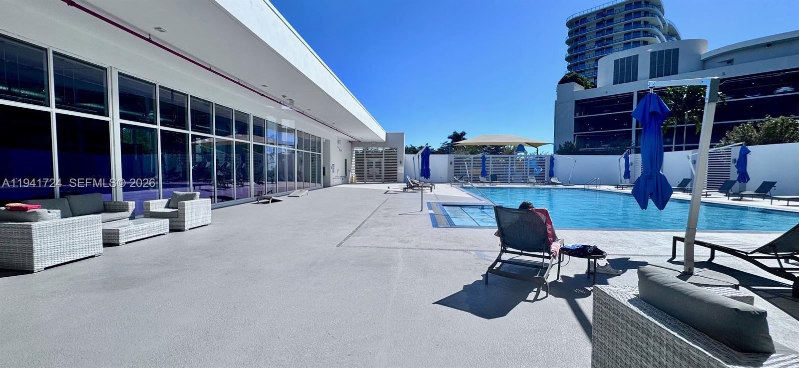 14951 Royal Oaks Ln #2506 North Miami, FL 33181