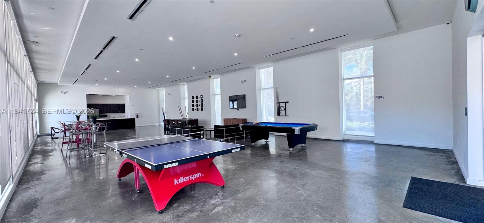 14951 Royal Oaks Ln #2506 North Miami, FL 33181