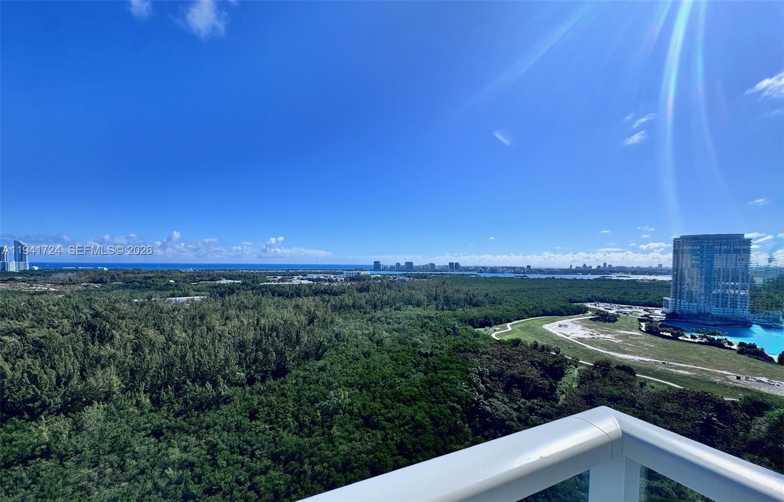 14951 Royal Oaks Ln #2506 North Miami, FL 33181