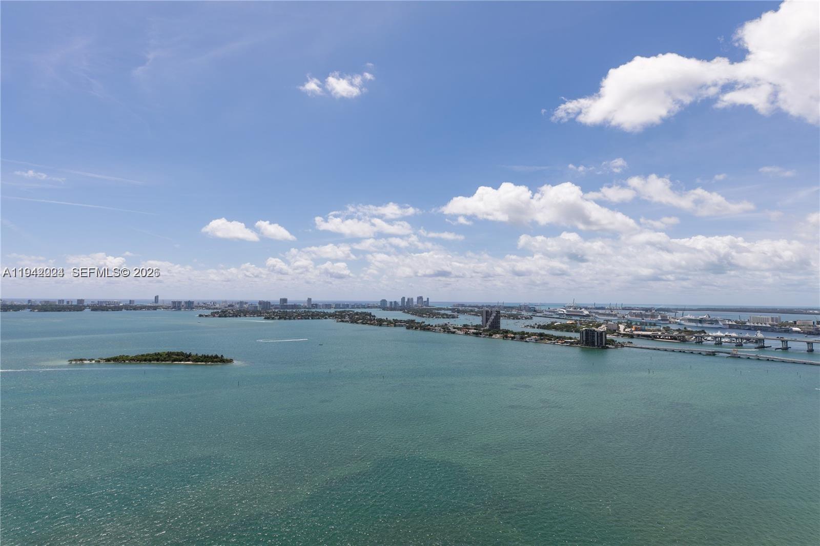 image The Elysee Condo34