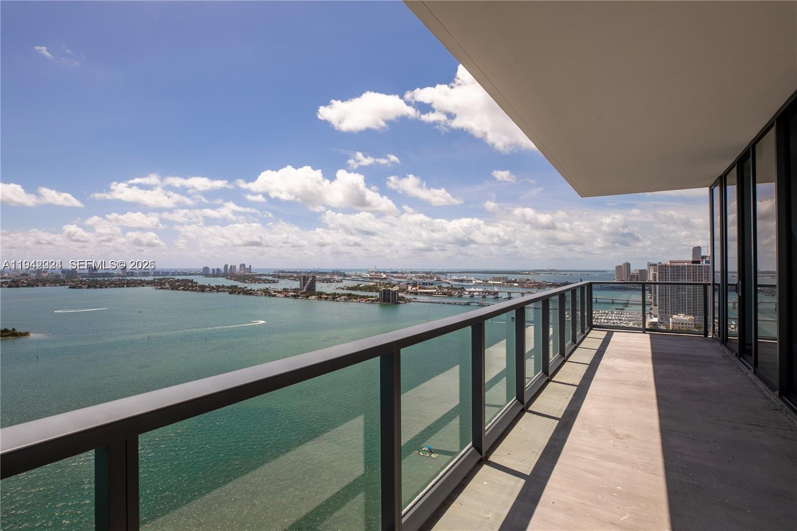 image The Elysee Condo37