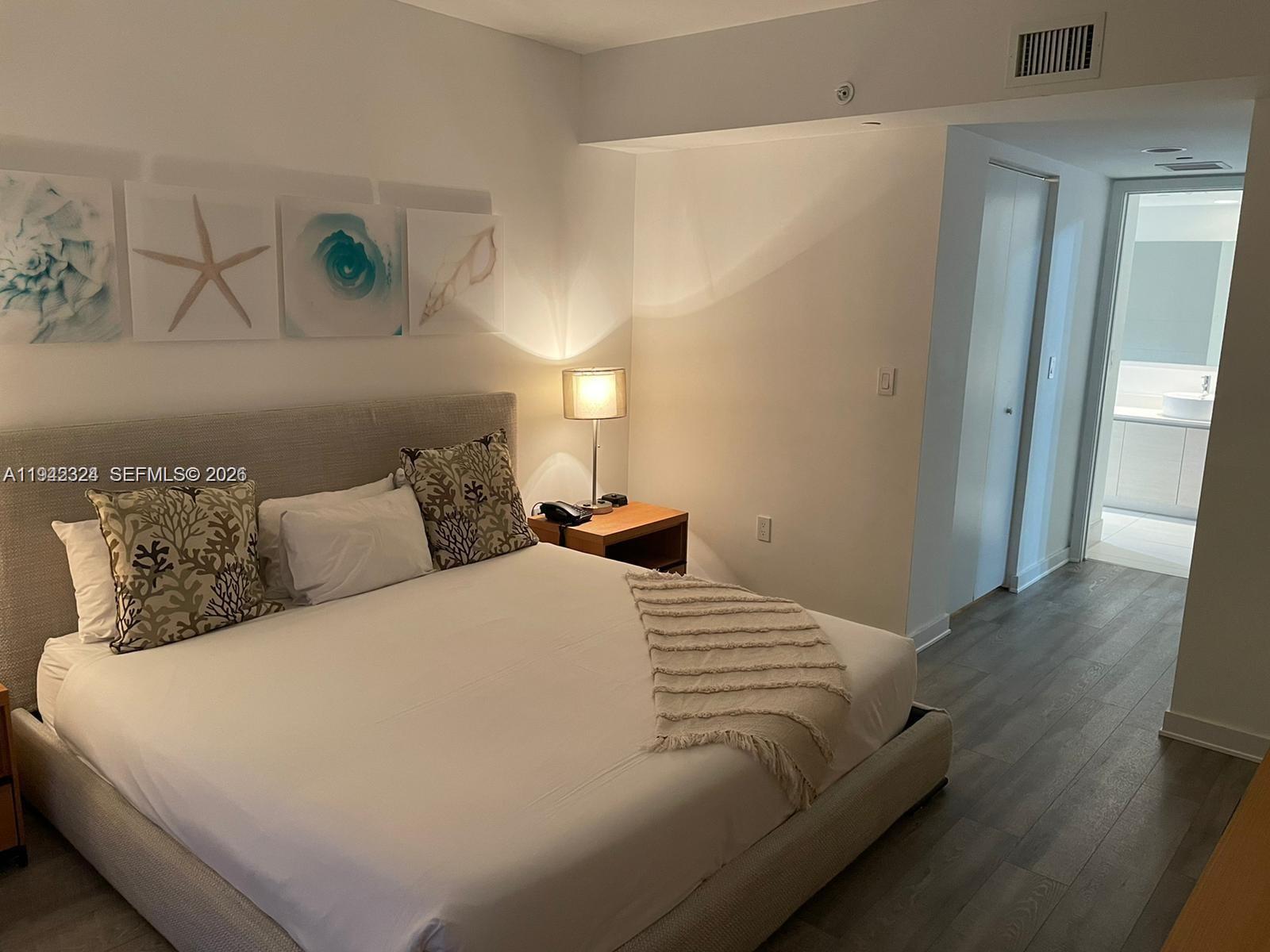 image Beachwalk Condominium8