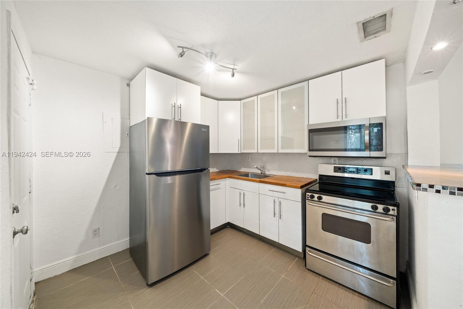 3262 Elizabeth St #2