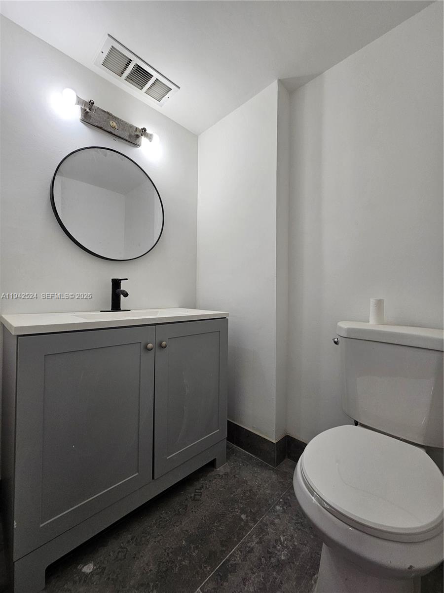 3600 NE 170th St #402 North Miami Beach, FL 33160