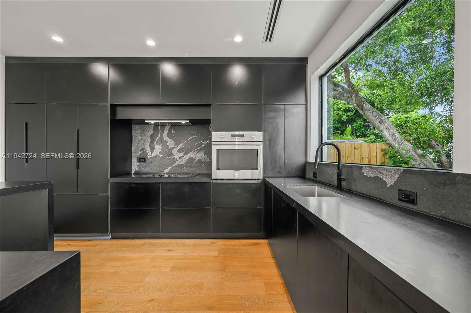 326 NW 40th St Miami, FL 33127