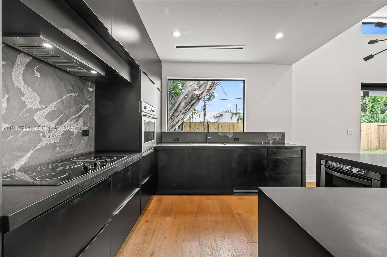 326 NW 40th St Miami, FL 33127