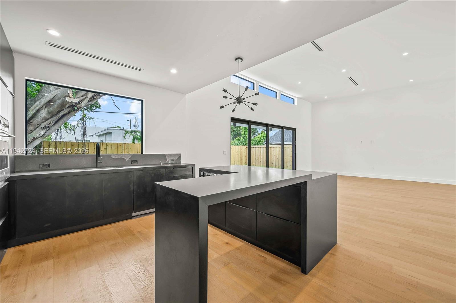 326 NW 40th St Miami, FL 33127