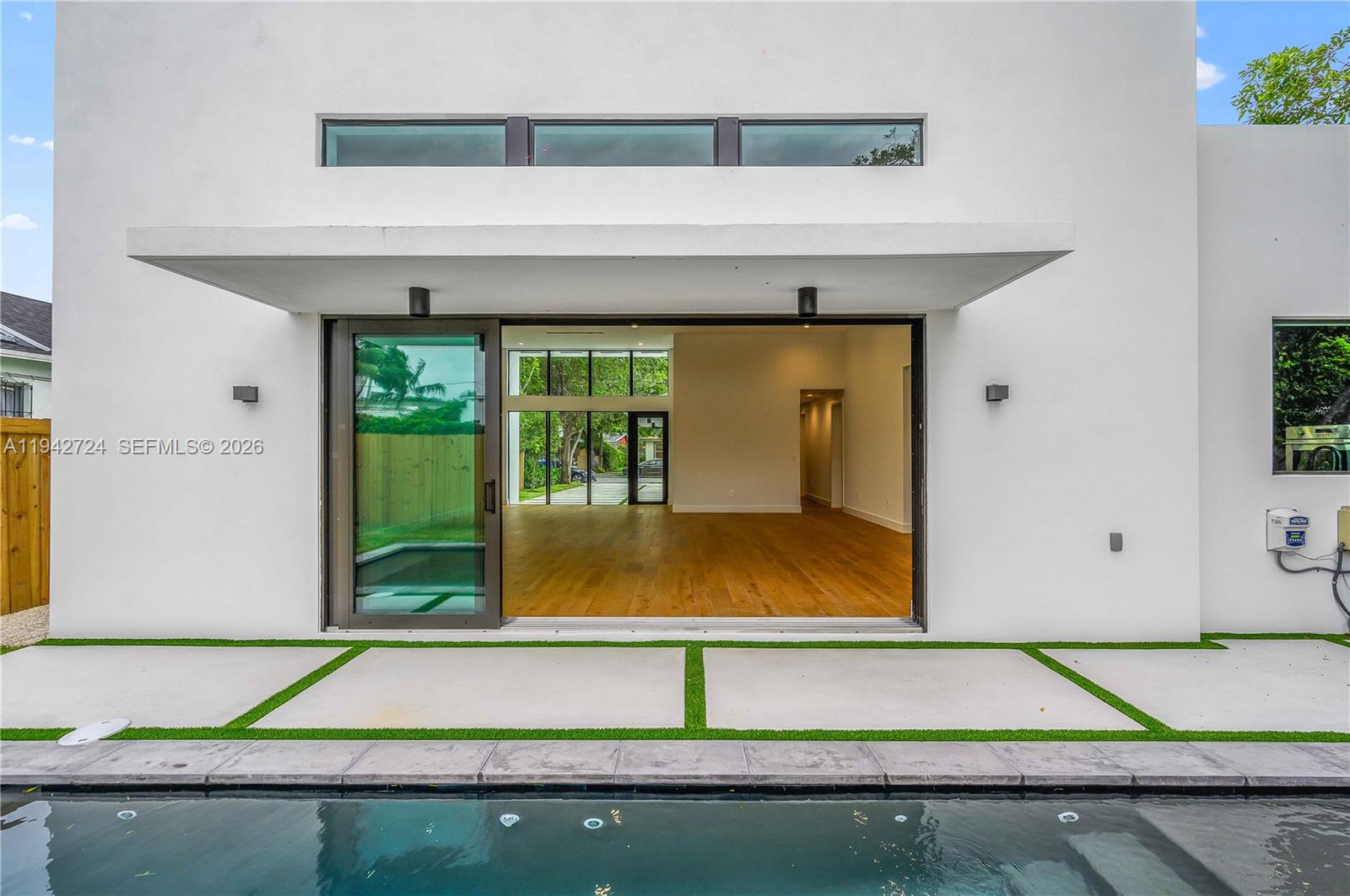 326 NW 40th St Miami, FL 33127