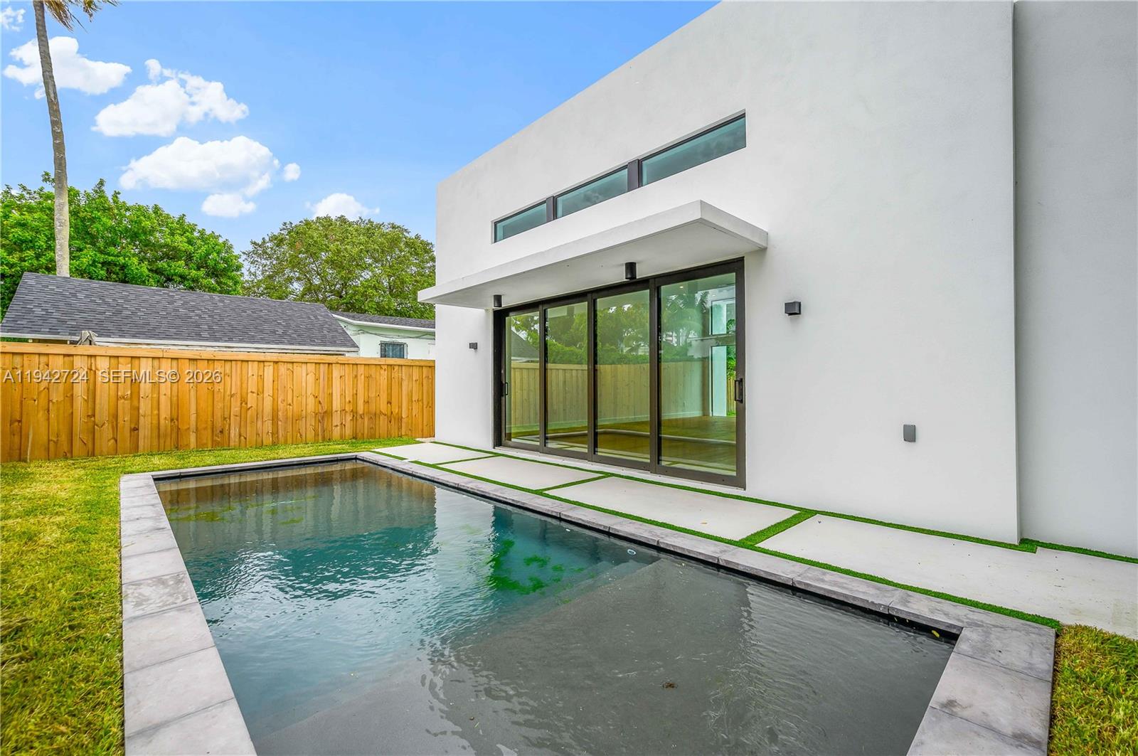 326 NW 40th St Miami, FL 33127