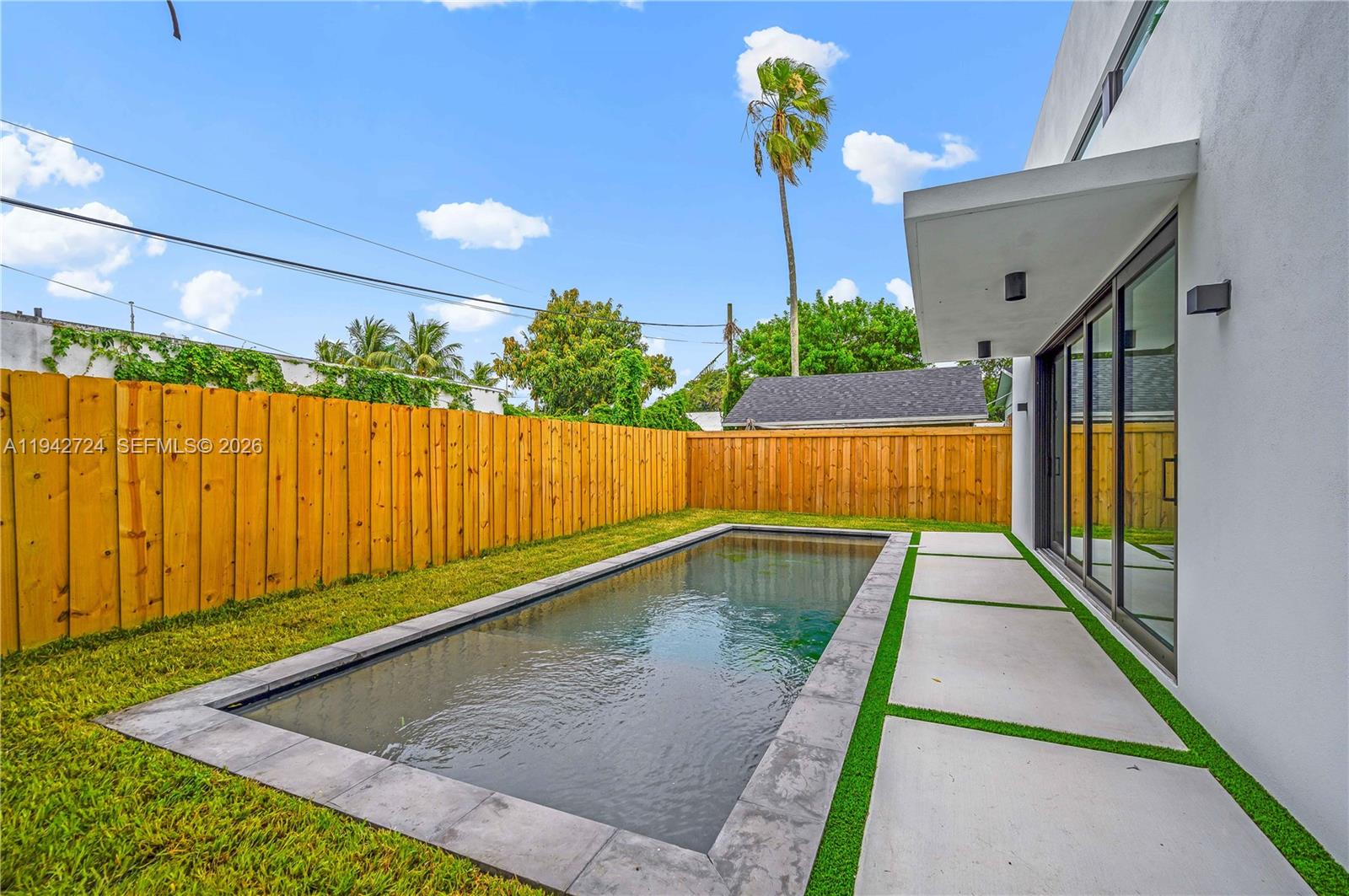 326 NW 40th St Miami, FL 33127